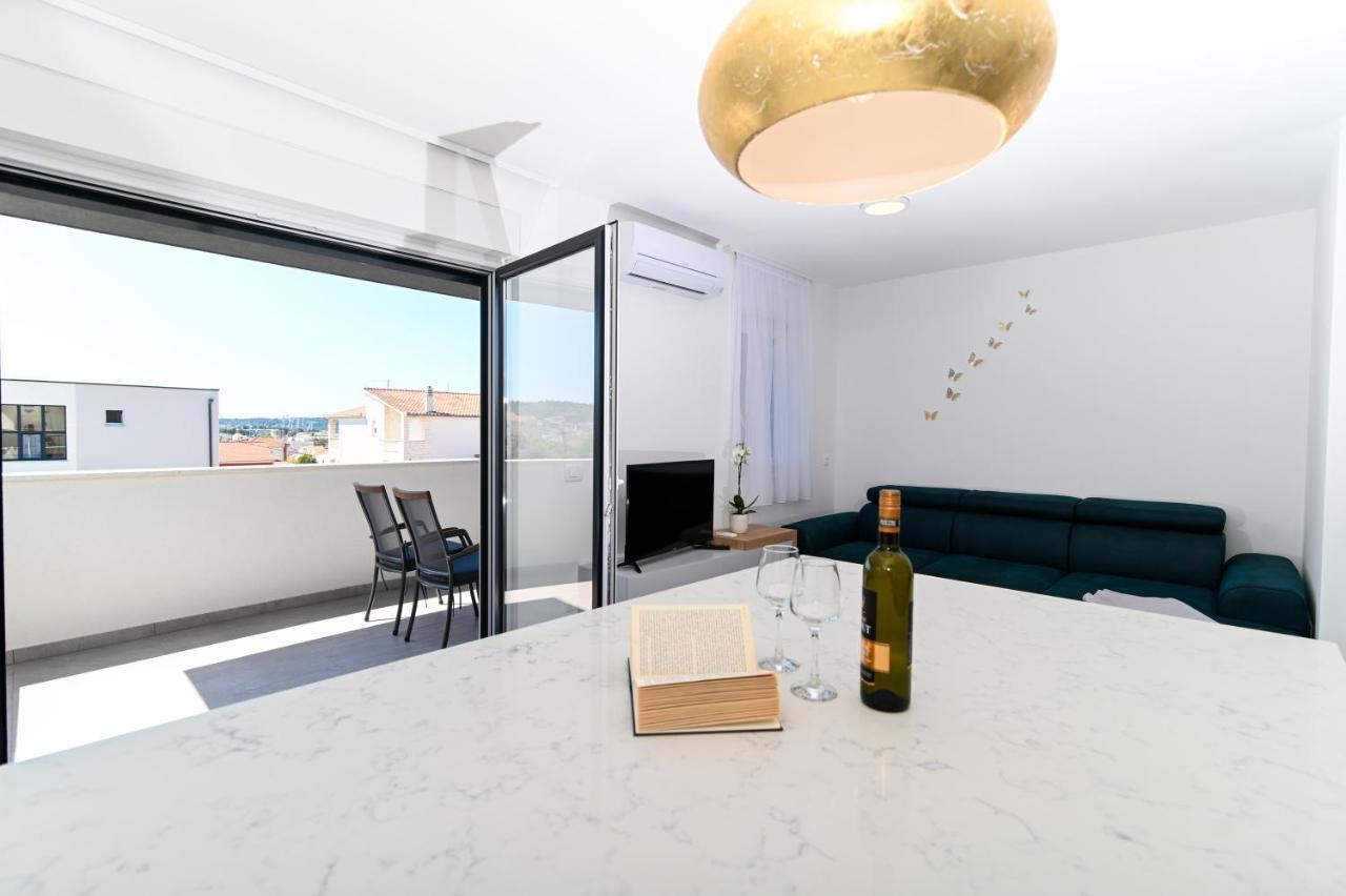 Apartment Laura, Free Parking, Balcony, 4 Ppl Trogir Exteriör bild